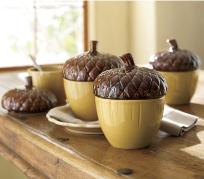 Set Of 4 Acorn Soup Bowls With Covers