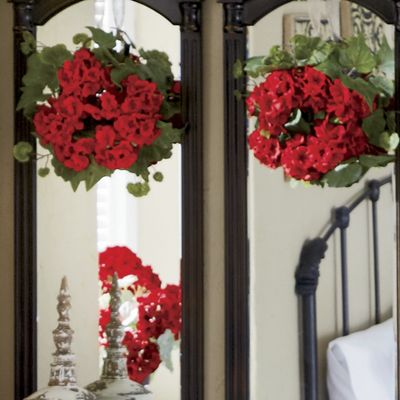 set of 2 geranium wreaths