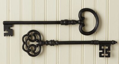 Set Of 2 Vintage Keys