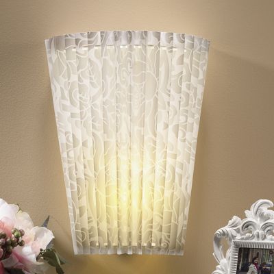 Battery-operated Wall Sconce