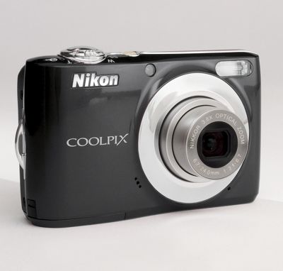 Nikon Coolpix Digital Camera 14 Mp With Bonus Bundle Kit