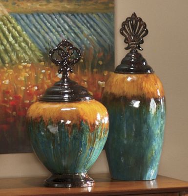 Urns Barrington