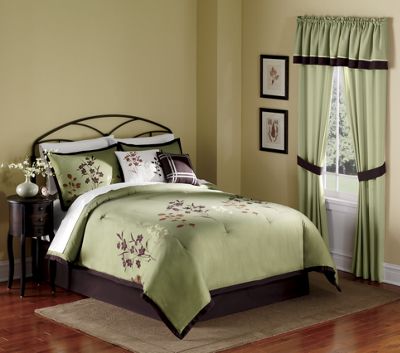 Bedding and Window Treatments Veranda Collection