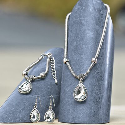 crystal teardrop necklace earring set
