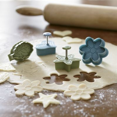 Paula Deen Pie Crust Cutters Set of 4