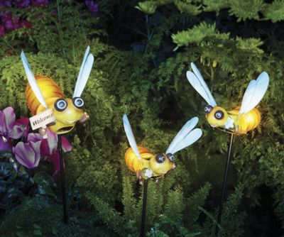 solar welcome bee set of 2 smaller bees
