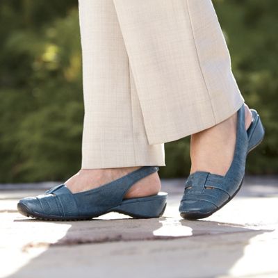 laray shoe by easy street