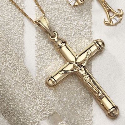 crucifix pendant 31