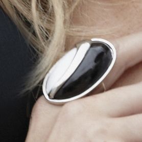 black white stretch ring