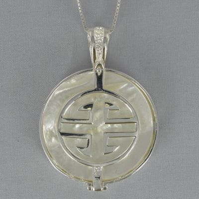 Mother of pearl Circle Pendant