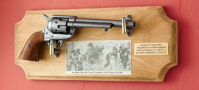Gunfight At The Ok Corral Framed Gun Set