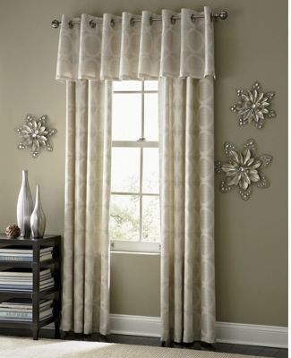 Curtain, Baron Grommet