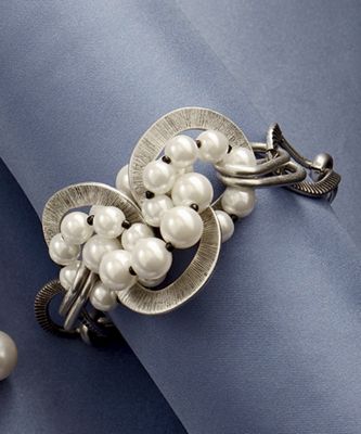 Circle And Faux Pearl Bracelet
