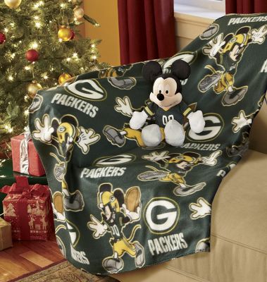 Mickey Sports Hugger and Throw
