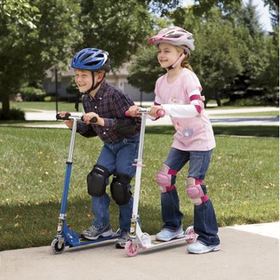 Action Wheels Folding Scooter z