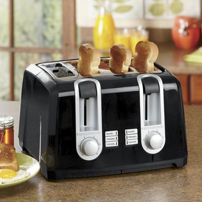 Cool touch 4 slice Toaster By Black and Decker