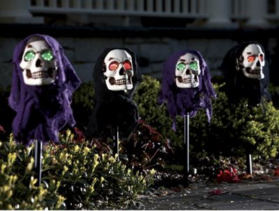 Set Of 4 Skull Stakes