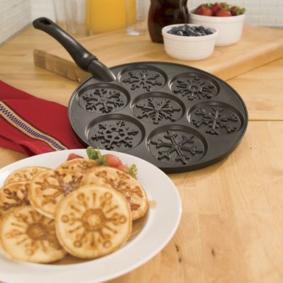 Nordic Ware Falling Snowflakes Pan
