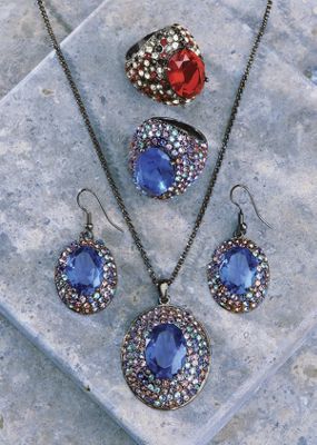 Oval Stone ombre Border Pendant