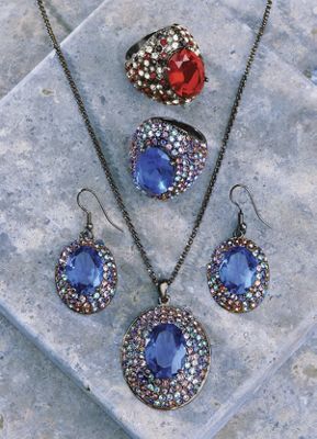 Oval Stone ombre Border Jewelry