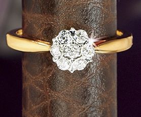 10k Gold Diamond Round cluster Ring z