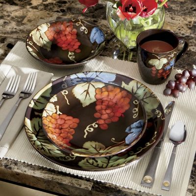 16 piece Napa Grape Dinnerware Set