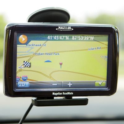 5 gps with lifetime maps by magellan
