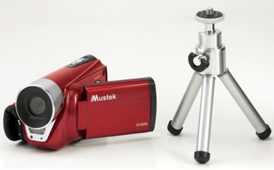 digital video camera with heavy duty tripod by mustek