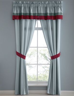 Garden Frolic Window Treatments