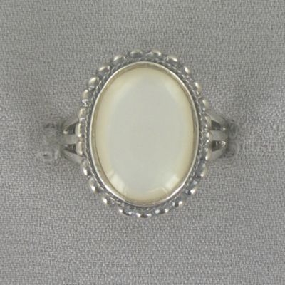 Mother of pearl Oval Ring