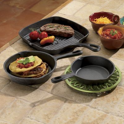 3 piece pre seasoned cast iron set