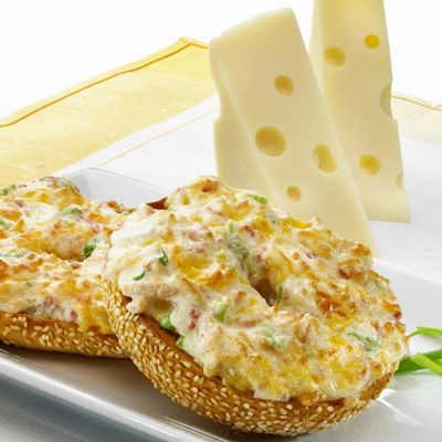 Cheesy Wisconsin Bagels