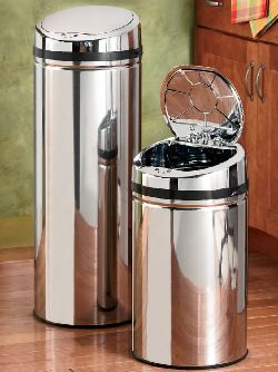 Automatically Opening Trash Bins 1