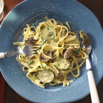 Jennys Fettuccini with Zucchini and Mushrooms Recipe