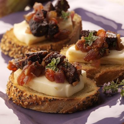 Bruschetta With Wisconsin Limburger, Figs And Grilled Onions
