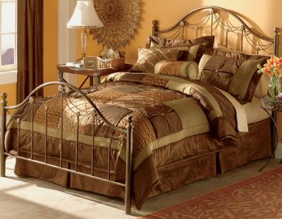 Chester Comforter Set