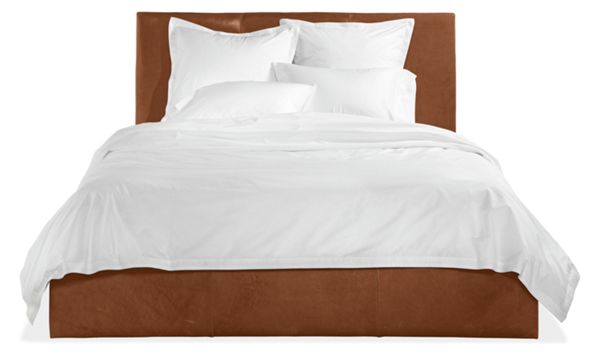 Wyatt Queen Low Headboard Bed in Pioneer Cognac Leather