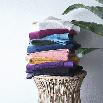 Distant Lands Perfect Color Fade Resistant Bath Towel