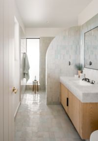 Sink faucet, low spout, white Carrara handles 16
