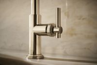 Touchless Pull-Down Kitchen Faucet 4 4