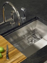 33" Stainless Steel Kitchen Sink with Standard Accessories 4