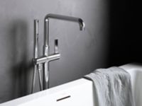 One Freestanding Bath Faucet, Less Handshower 2