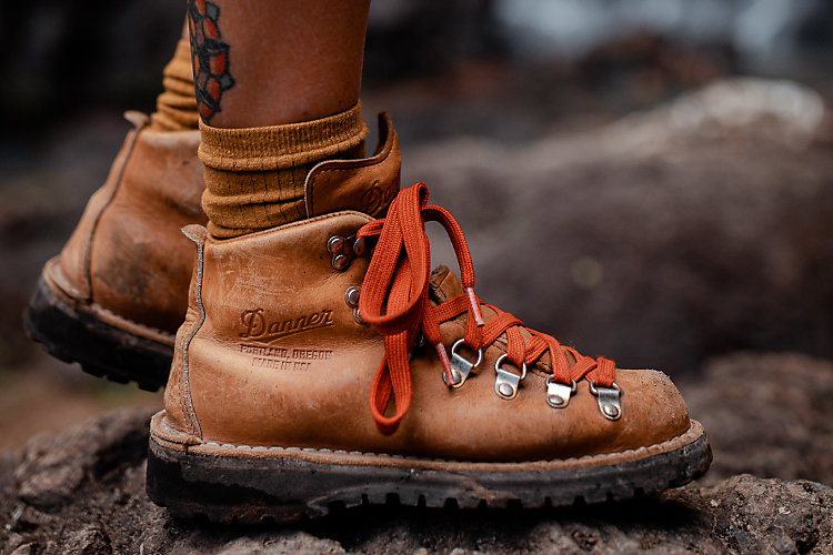 Full leather hiking boots online