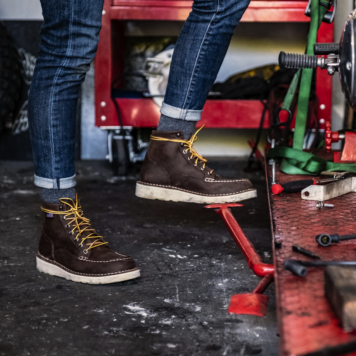 Women's moc shop toe work boots