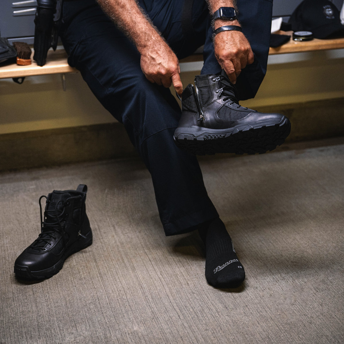 Sonic Side-Zip 6" Black Danner Dry