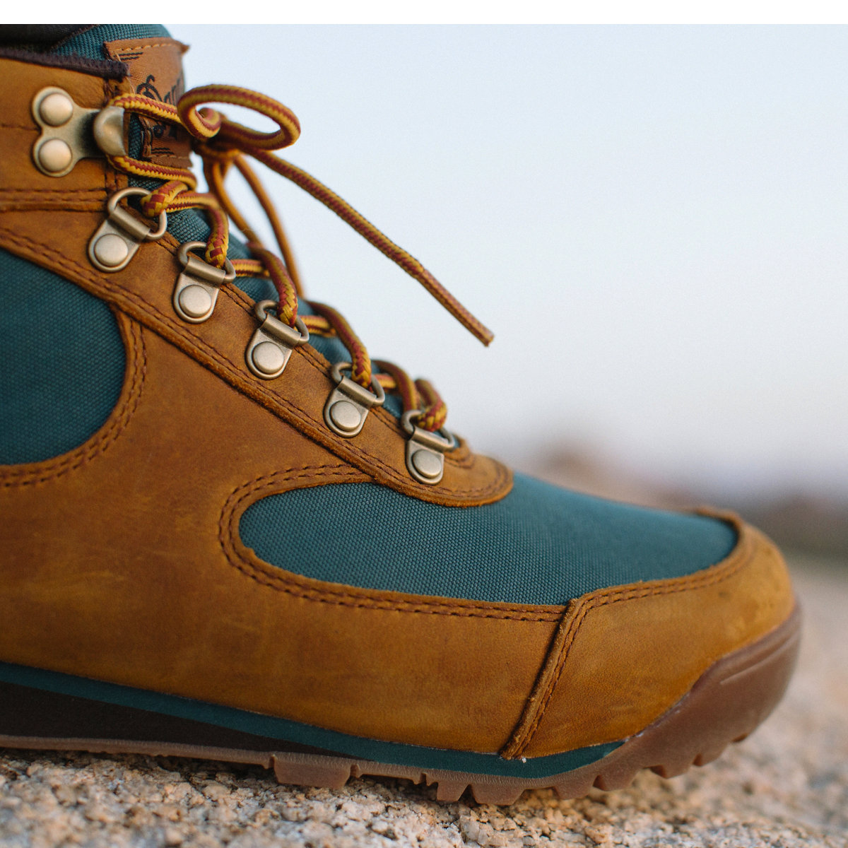 Women's Jag Distressed Brown/Deep Teal