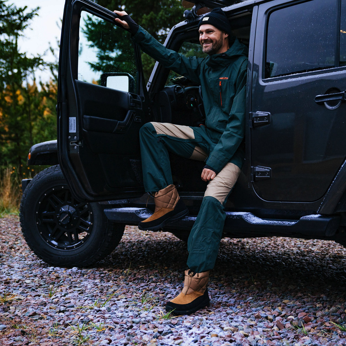 https://s7d4.scene7.com/is/image/LaCrosse/danner_22_pdp/38520_lifestyle175