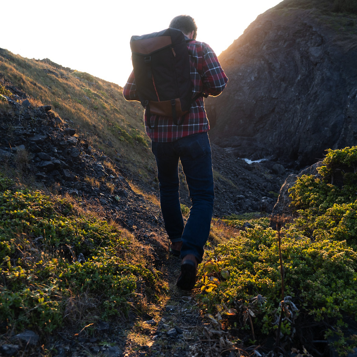 Hiking backpack hotsell with daypack