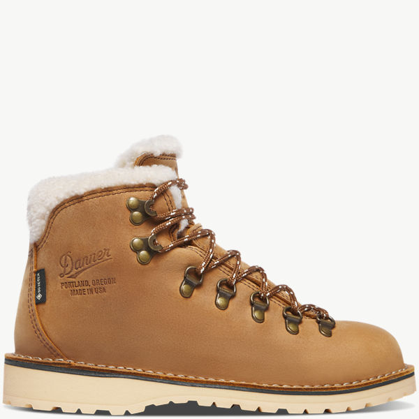 Danner Mountain Pass Black