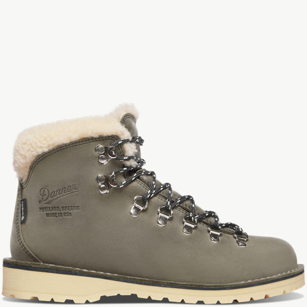 Danner Mountain Pass Black